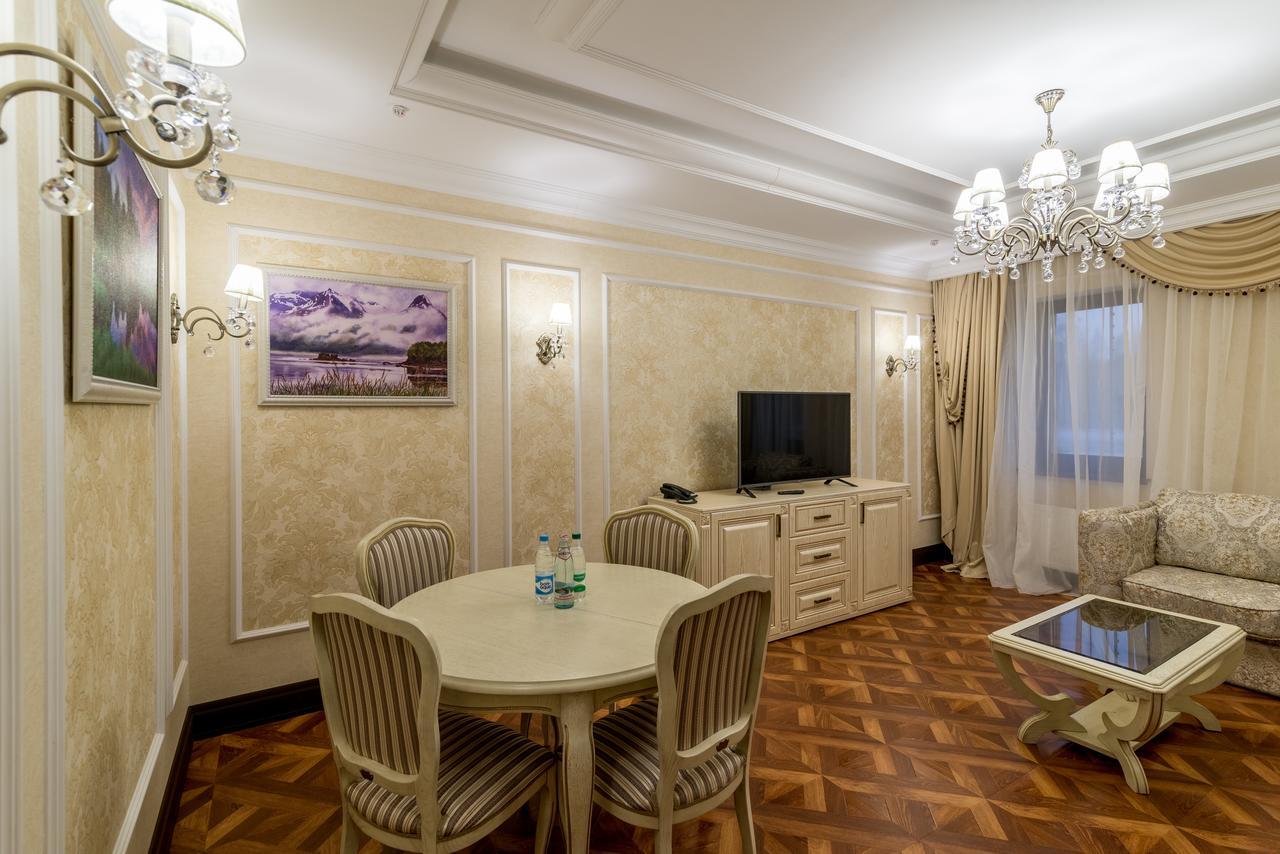 Krts Korona Hotel Sudilovichi Exterior foto